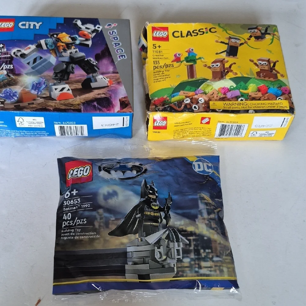 Lego 60428 Space Construction, 11031 Monkey Fun With Batman 30653.New